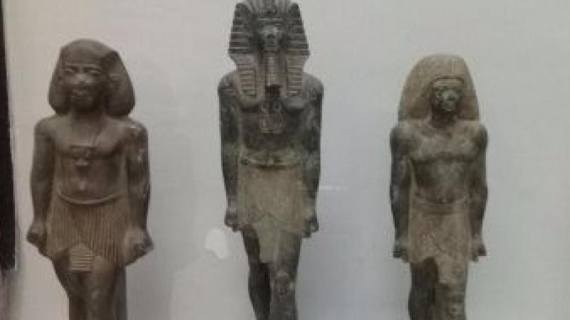 تماثيل فرعونية
