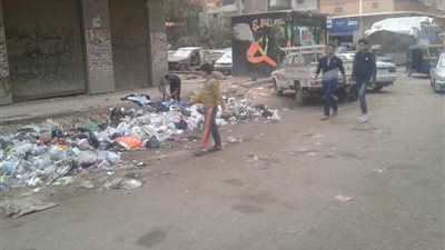 بالصور.. أهالي البساتين يستغيثون لإصلاح الشوارع
