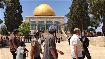 الحكومة الفلسطينية تطالب بتحرك عالمي لوقف اقتحامات المسجد الأقصى