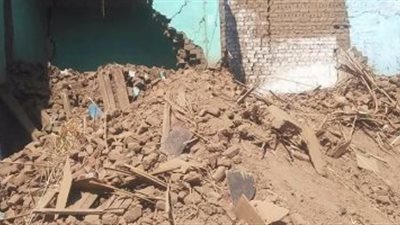 انهيار أجزاء من عقار قديم بالإسكندرية 
