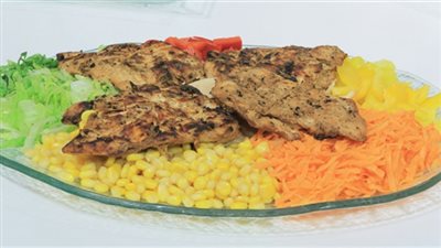 طريقة تحضير سلطة صدور الدجاج بصوص الباربكيو