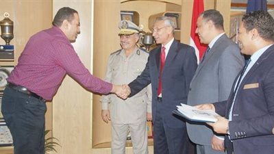 مدير أمن المنيا يستعرض خطة تأمين الاحتفال برأس السنة وأعياد الميلاد