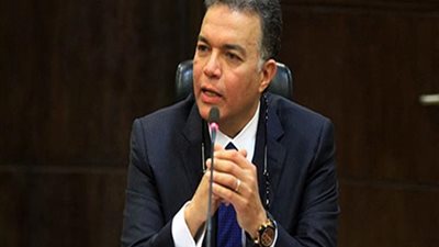 وزير النقل يؤكد أهمية مشروع الربط الملاحى بين بحيرة فيكتوريا والبحر المتوسط