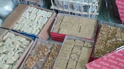 ضبط 2000 عبوة حلوى فاسدة في حملة تموينية بالإسكندرية 