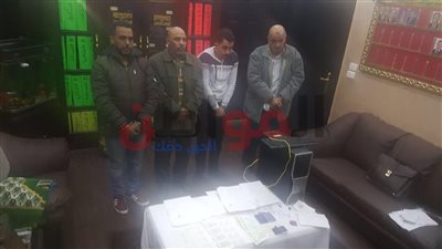 بالصور.. ضبط تشكيل عصابي تخصص في تزوير المحررات الرسمية بالأزبكية