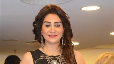 بكاء النجمة وفاء عامر أثناء تكريمها في حفل 
