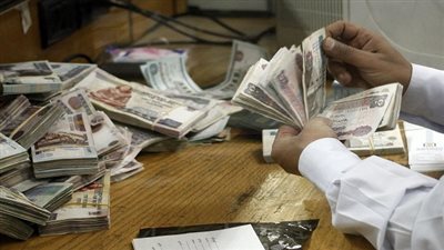 ضبط عصابة لتجميعها أموال العاملين بالخارج واستبدالها خارج السوق المصرفية