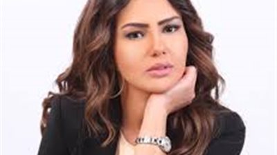 دينا فؤاد صحفية في 
