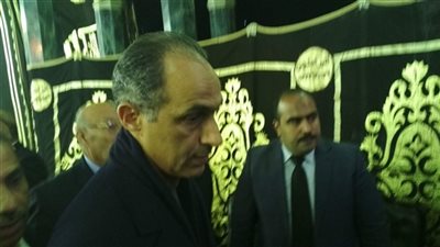 جمال مبارك وزكريا عزمي يقدمان واجب العزاء لأسرة إبراهيم نافع