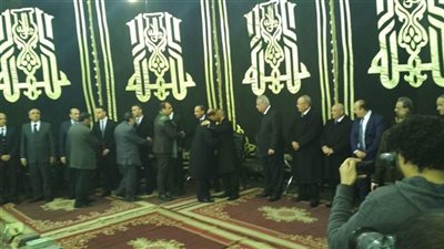إعلاميون وسياسيون يحضرون عزاء الكاتب إبراهيم نافع