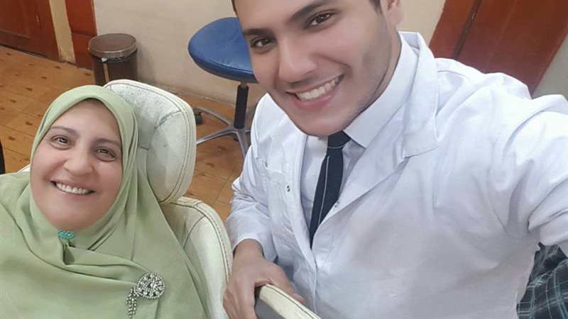 طبيب-الاسنان-الشاب-محمد