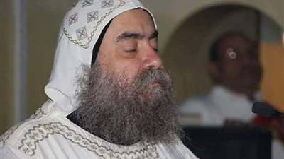 مسيحيو أسيوط يحتفلون بعيد الميلاد.. والإقبال الكبير على الكنائس صفعة في وجه الإرهاب