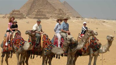 8.3 مليون سائح زاروا مصر في 2017.. والايرادات تقفز لـ 7.6 مليار جنيه