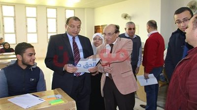 صور| رئيس جامعة بنى سويف في زيارة مفاجئة لعدد من الكليات