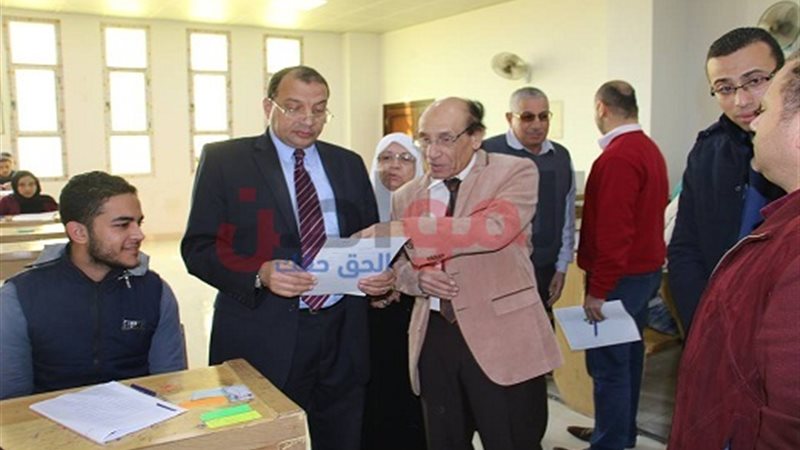 الدكتور منصور حسن
