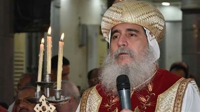 صور| أسقف بني سويف يقود صلاة القداس الإلهي
