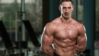 أهم 4 عضلات تُحب المرأة أن تشاهدها في جسم الرجل 
