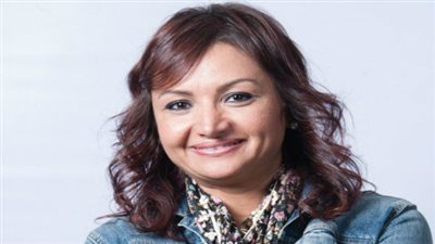 هالة خليل تهدي جوائز مهرجان وهران لروح محمد خان