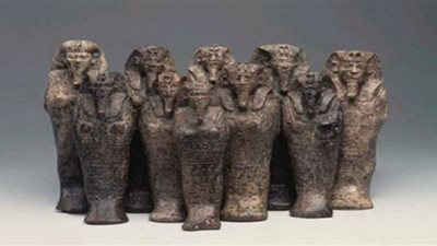 ضبط 3 أشخاص بحوزتهم تماثيل فرعونية 