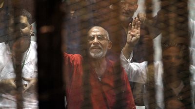 غدًا.. الجنايات تستكمل محاكمة بديع و46 آخرين في 