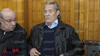 صور| توافد عدد كبير من النجوم على عزاء الفنان محمد متولي