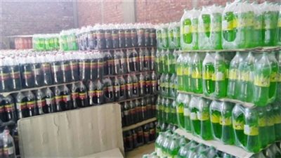 ضبط 728 عبوة مياه غازية غير صالحة للاستهلاك الآدمي بالإسكندرية