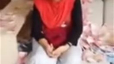 فيديو| زوجة تغرق عشيقة زوجها بالأموال.. وتشعل مواقع التواصل الاجتماعي