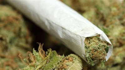 ضبط 150 جرام بانجو وهاتف محمول بالخانكة