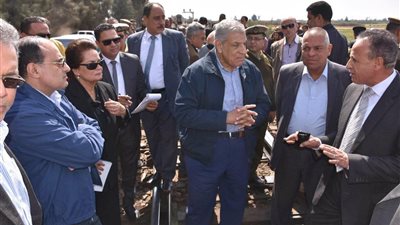 صور| محلب وعرفات يصلان البحيرة لتففد خط سكك المناشي ومكان حادث القطارين