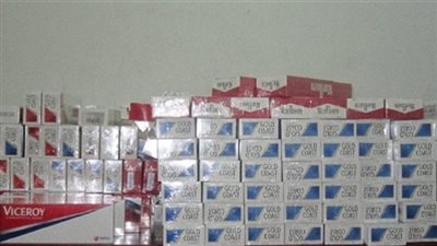 ضبط 1000 علبة سجائر أجنبية الصنع في الإسكندرية