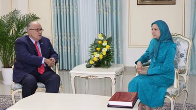 صور| لقاء رودي جولياني بمريم رجوي