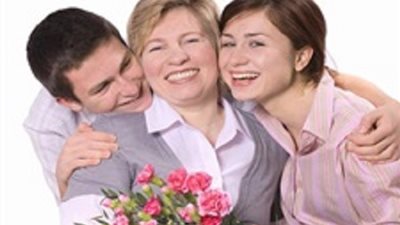 في عيد ست الحبايب 2018.. صالحي حماتك بهدية