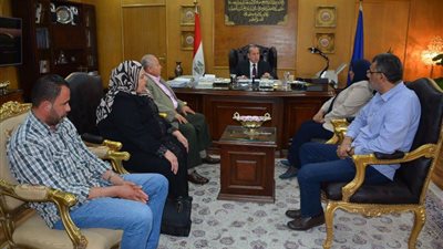 محافظ جنوب سيناء يكرم موظفي الديوان العام المحالين للمعاش