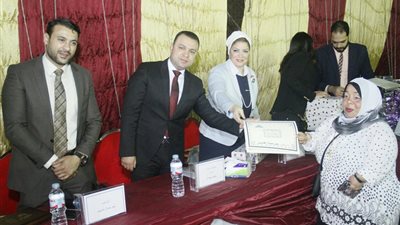 مؤسسة الغنيمي وحملة مواطن يكرمان 500 أم مثالية وأمهات الشهداء