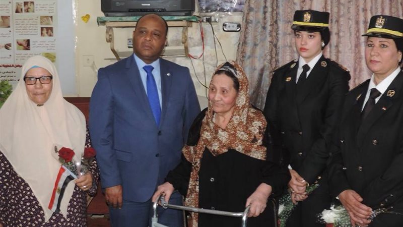 مدير الامن داخل دار