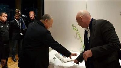 صورة..أبوريدة يحتفل بعيد ميلاد رئيس الإتحاد الدولي لكرة القدم