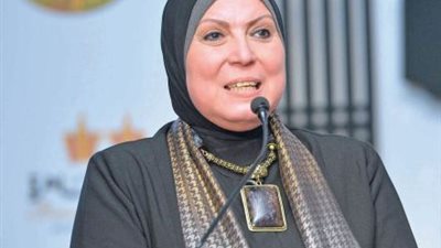 تنمية المشروعات المتوسطة يبدأ تسليم 468 سيارة نقل وألف تاكسي للشباب فى 10 محافظات