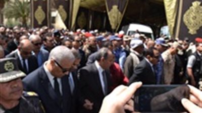 صور| مجلس جامعة الإسكندرية يؤدى صلاة الجنازة فى شهداء تفجير المعسكر الرومانى
