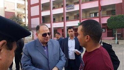 صور| مدير أمن الجيزة يتفقد اللجان الانتخابية.. ويوجه بالتصدى لأعمال الشغب