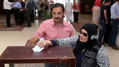 خبير بالنظم الانتخابية: سيولة خروج ودخول الناخب للمقر الانتخابي دليل نجاح النظام