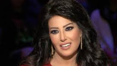 صور| سمية الخشاب مع أحمد سعد.. وأحد المتابعين 