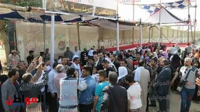 أهالي المعصرة يحتشدون أمام لجان انتخابات الرئاسة 