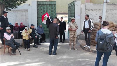 توافد المواطنين على لجان انتخابية الرئاسة 2018 بالعجوزة 