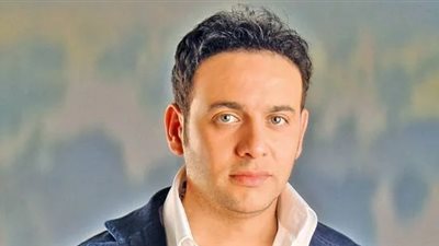 مصطفى قمر يدلي بصوته في الانتخابات الرئاسية 2018