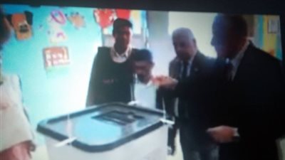 محافظ جنوب سيناء يدلى بصوته الانتخابى بشرم الشيخ  (فيديو)
