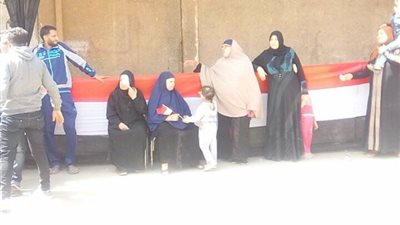 النساء يرقصن أمام لجان دار السلام في انتخابات الرئاسية 2018