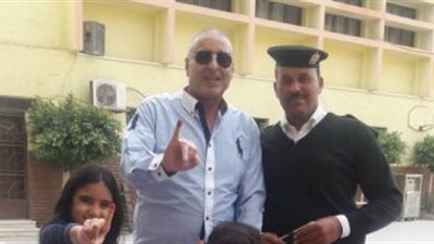 عزمي مجاهد يدلى بصوته في انتخابات الرئاسة المصرية 2018