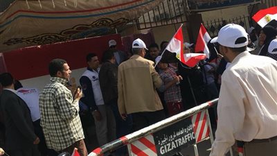 صور| فرحة عارمة تجتاح لجان الانتخابات المصرية بالهرم
