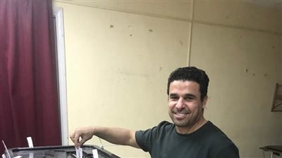 خالد الغندور يدلى بصوته في انتخابات الرئاسة 2018