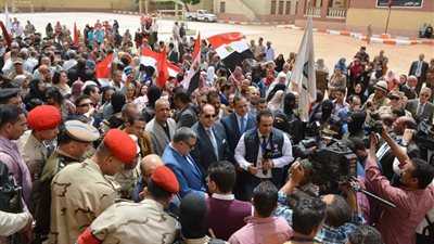 فيديو| المحافظ ومدير الأمن يتفقدان لجان انتخابات الرئاسة 2018 بسوهاج